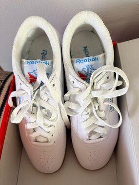 Reebok Women’s F/S Low Training Sneakers White Gum Sole Size 9 NWT